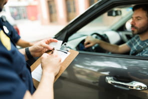 Tout le monde le fait, mais se garer sur cette place de parking est interdit&nbsp;: 575&nbsp;euros d'amende
